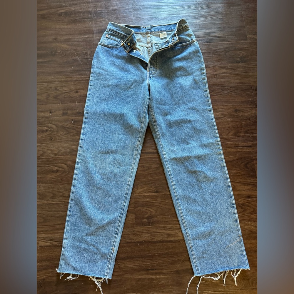 Vintage Levi’s Made in USA Jeans Size 9L Raw Hem Straight Leg